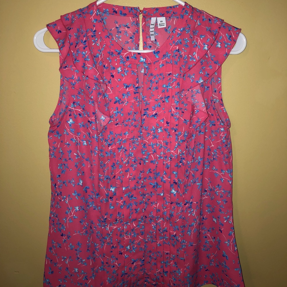 ELLE sleeveless blouse